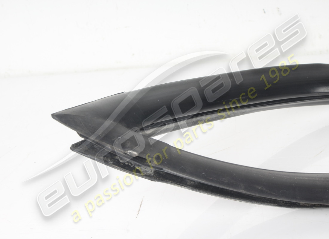 gebraucht ferrari heckscheibengummi. teilenummer 60370301 (2)
