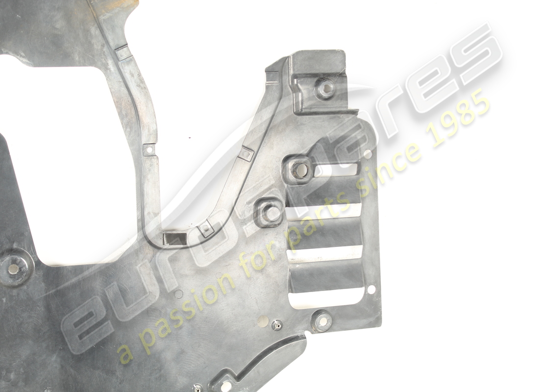 GEBRAUCHTE FERRARI KOMPLETTE VORDERE FLACHE UNTERSCHALE. TEILENUMMER 88080100 (4) gebrauchte ferrari komplette vordere flache unterschale. teilenummer 88080100 (4)