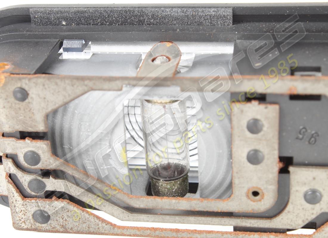 gebrauchte maserati hintere deckenleuchte. teilenummer 373100118 (6)