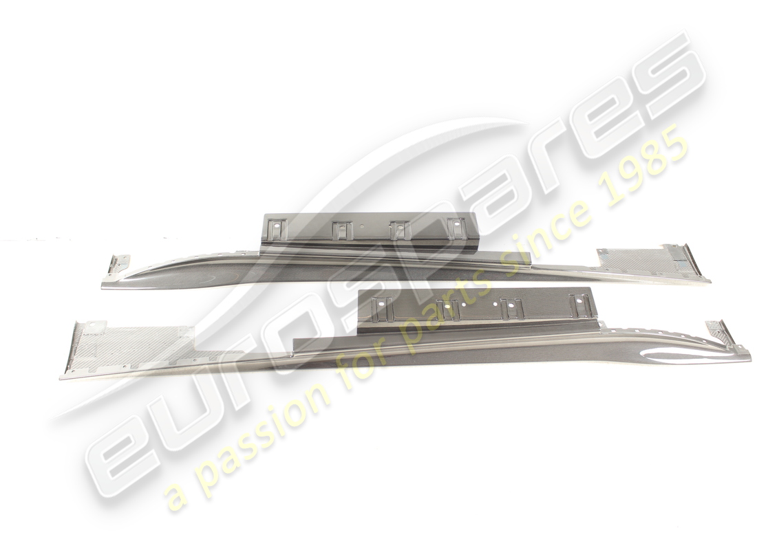 neu ferrari f12 vollcarbon-seitenschweller. teilenummer 70002869 (1)