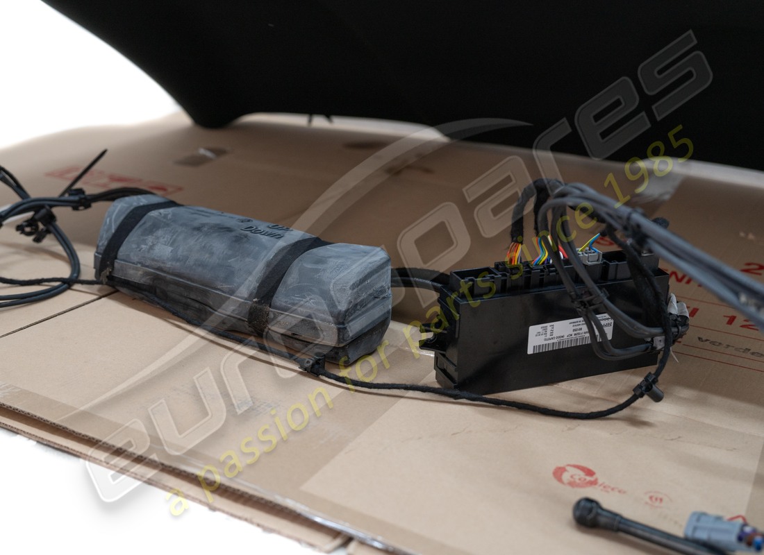 gebrauchte ferrari dachmontage. teilenummer 865510 (4)