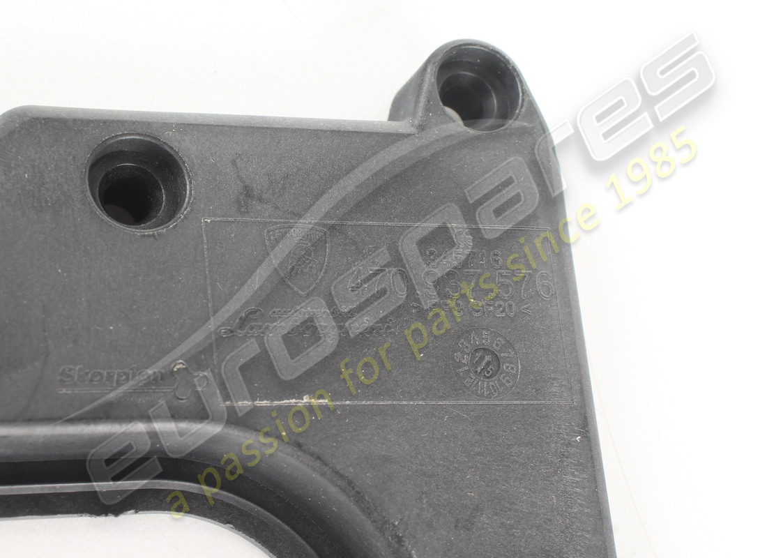 neues lamborghini-cover. teilenummer 470937576 (3)