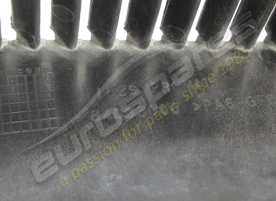 gebrauchter ferrari luftauslasskanal. teilenummer 84093000 (4)