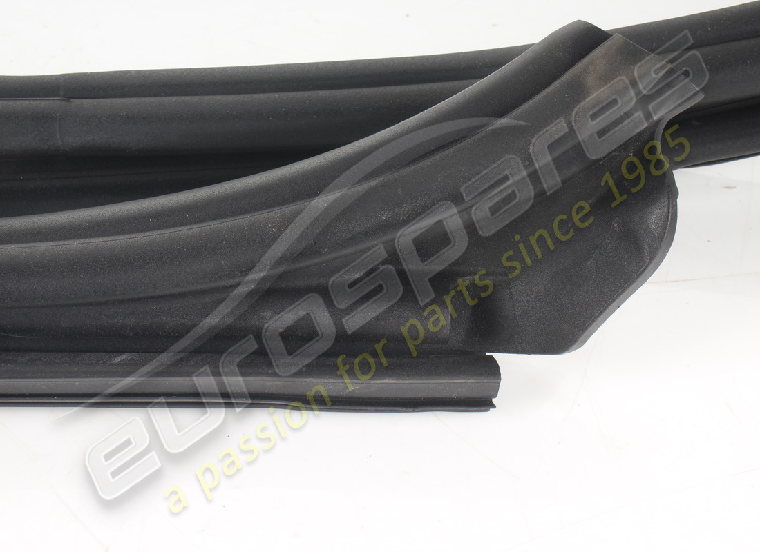 GEBRAUCHT FERRARI GUARNIZIONE ANELLO PARABREZ. TEILENUMMER 788049 (2) gebraucht ferrari guarnizione anello parabrez. teilenummer 788049 (2)