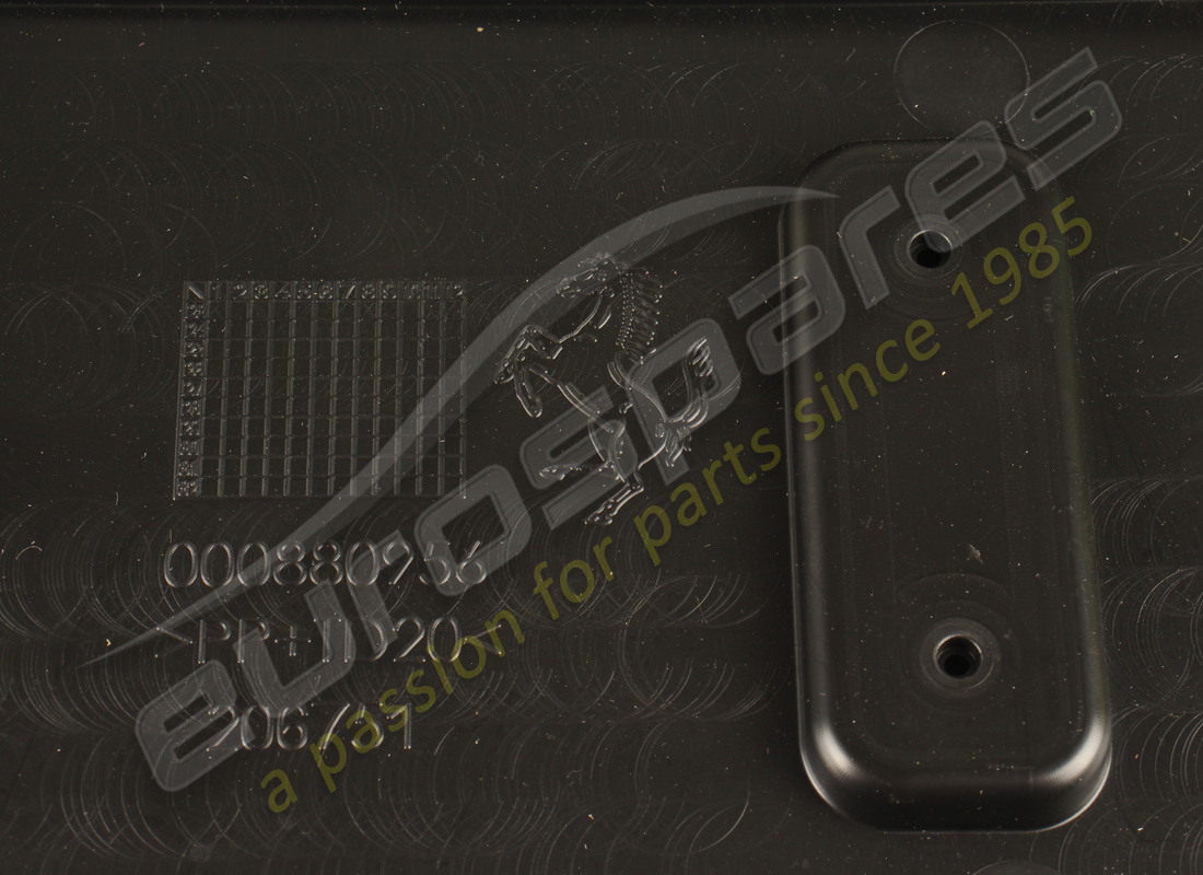neuer ferrari hinterer kennzeichenhalter. teilenummer 880956 (2)