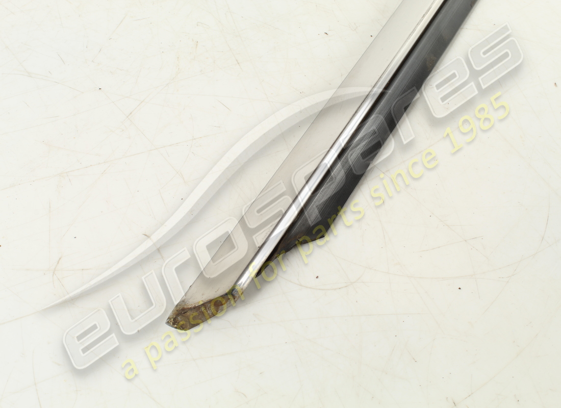 gebrauchte linke untere leiste. teilenummer 2574258108 (2)