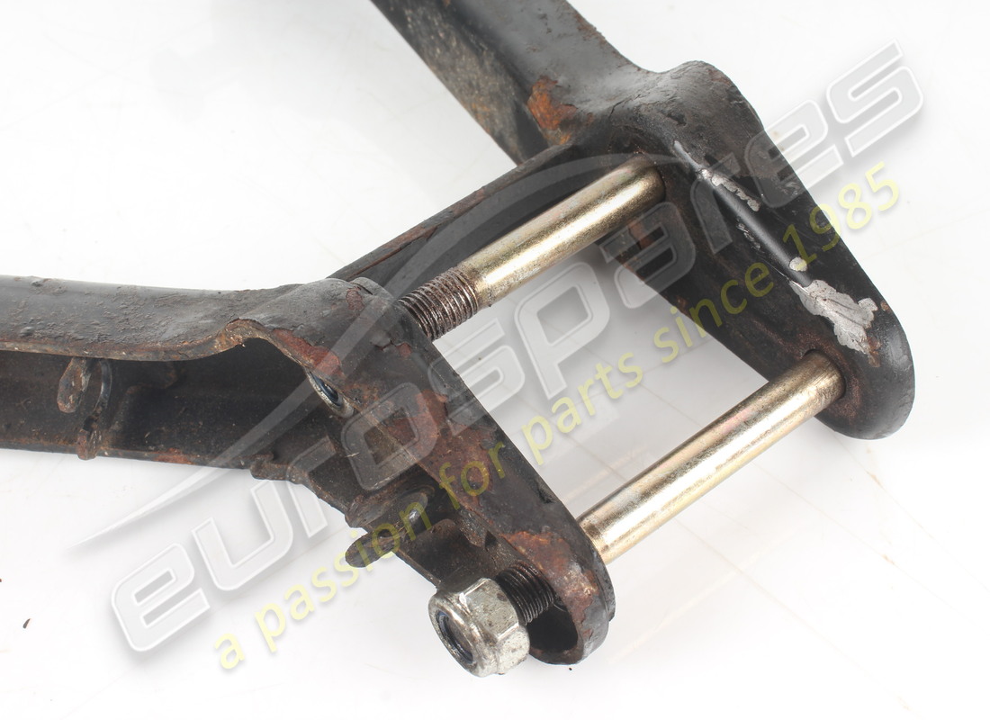 GEBRAUCHT FERRARI OBERER HEBEL DER RECHTEN VORDEREN AUFHÄNGUNG. TEILENUMMER 131900 (4) gebraucht ferrari oberer hebel der rechten vorderen aufhängung. teilenummer 131900 (4)