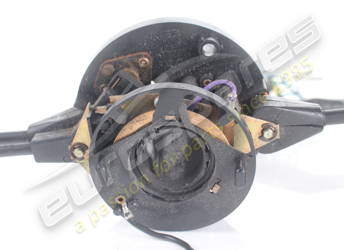 BESCHÄDIGTER FERRARI STEUERSCHALTER. TEILENUMMER 61838400 (4) beschädigter ferrari steuerschalter. teilenummer 61838400 (4)