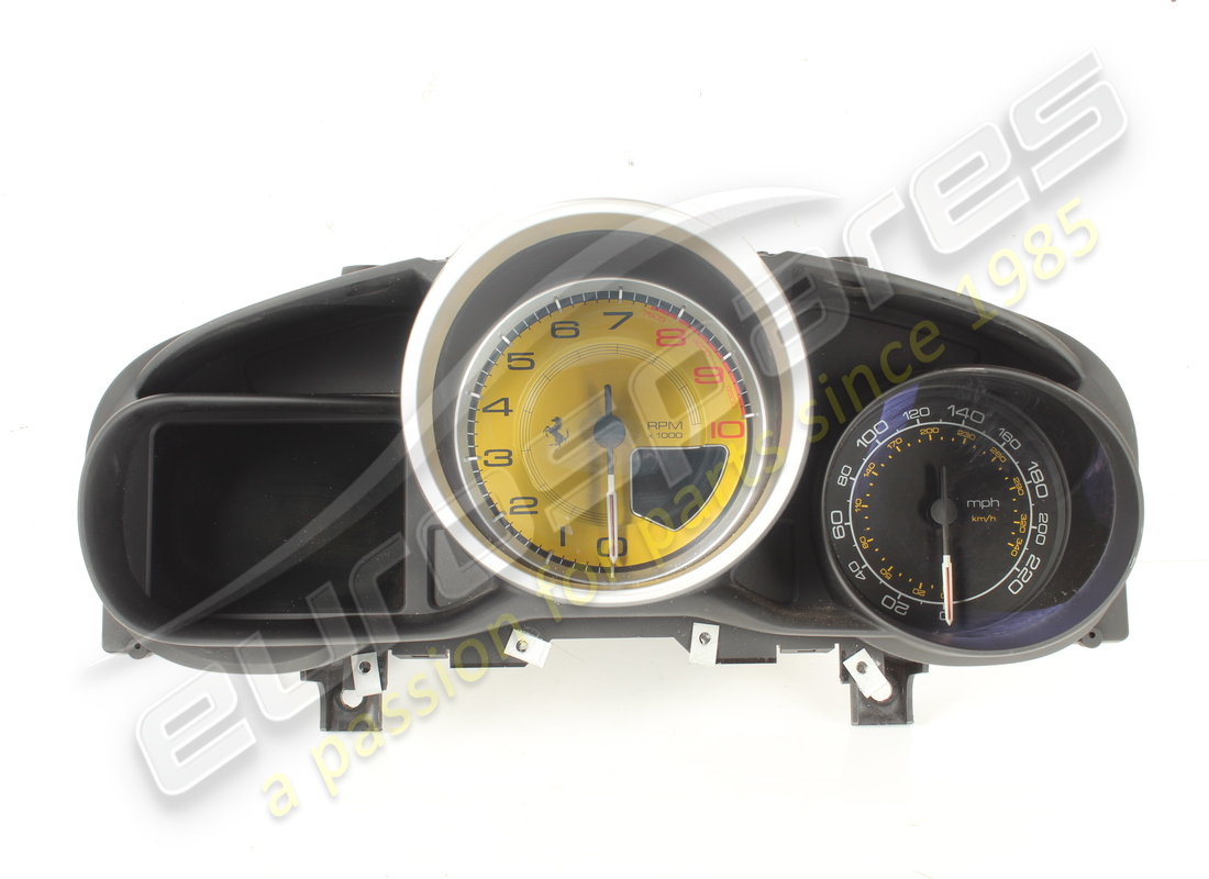gebrauchte ferrari instrumententafel. teilenummer 310031 (1)