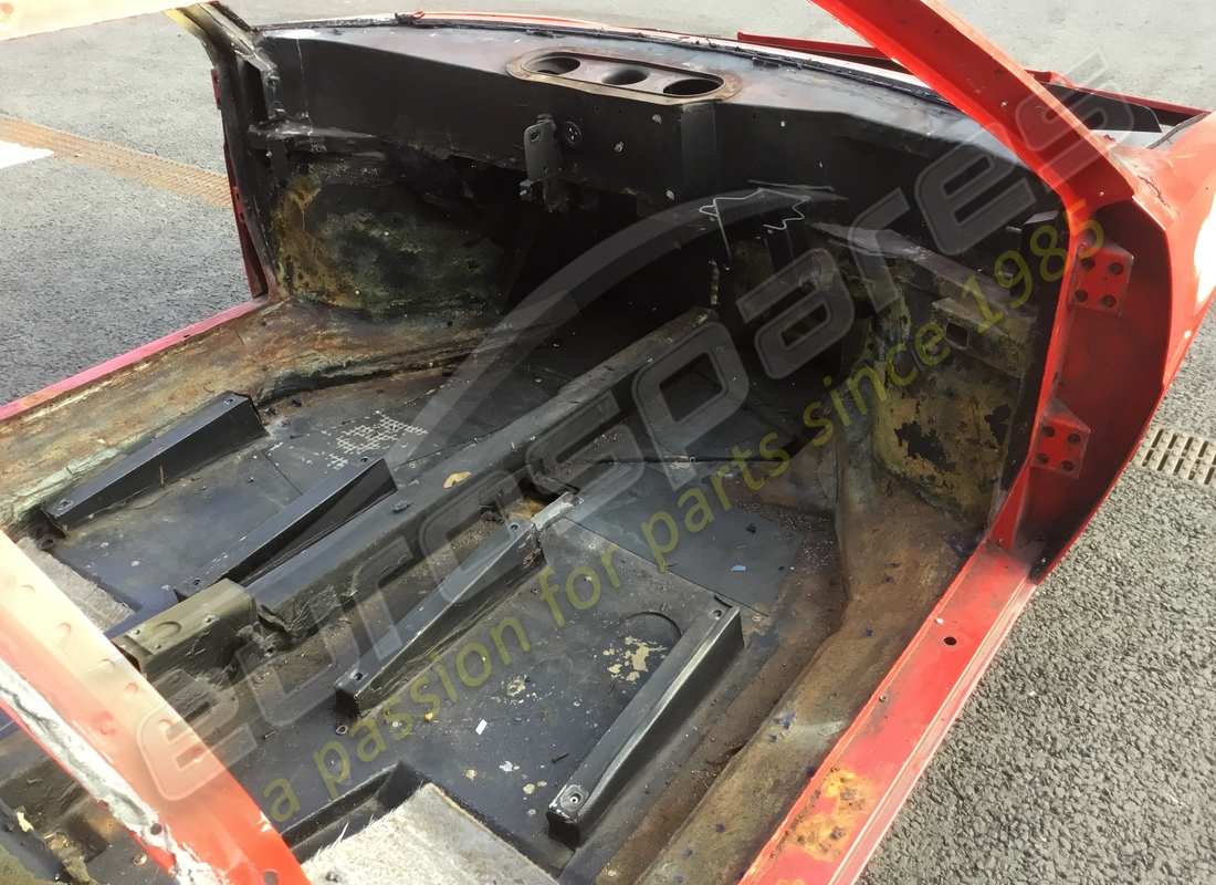 gebraucht: eurospares ferrari 308 gt4 dino (1979) rhd-körper und fahrgestell. teilenummer eap1390100 (6)
