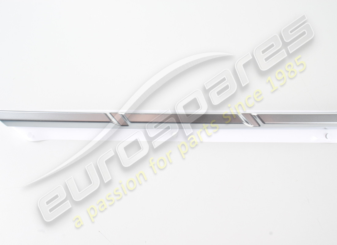 neu maserati rechtes seitensiegel. teilenummer 670158142 (3)