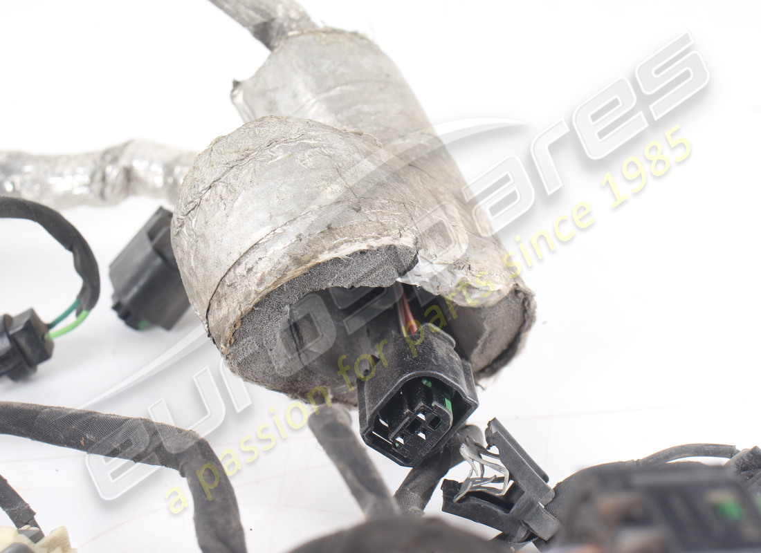 VERWENDET FERRARI HINTERES STOßSTANGENKABEL. TEILENUMMER 335084 (3) verwendet ferrari hinteres stoßstangenkabel. teilenummer 335084 (3)