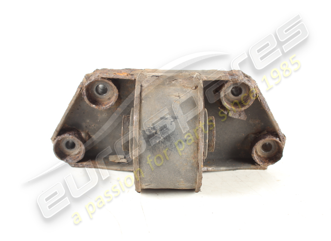 USED MASERATI DIFFERENTIAL REAR MOUNT. PART NUMBER 386200169 (2) used maserati differential rear mount. part number 386200169 (2)