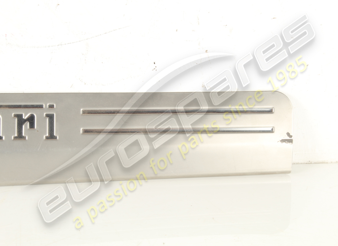 GEBRAUCHTE FERRARI LINKE KICKPLATTE. TEILENUMMER 81362300 (3) gebrauchte ferrari linke kickplatte. teilenummer 81362300 (3)