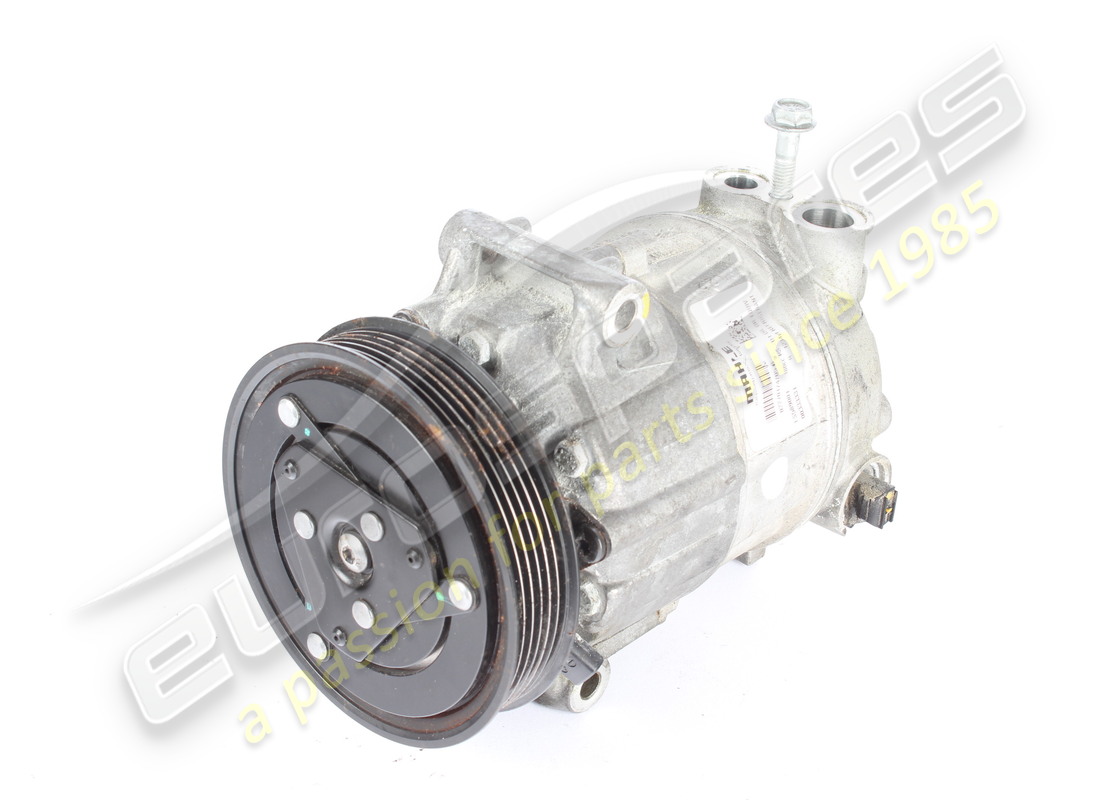GEBRAUCHTER Ferrari KLIMAANLAGEKOMPRESSOR. TEILENUMMER 333331 (1)