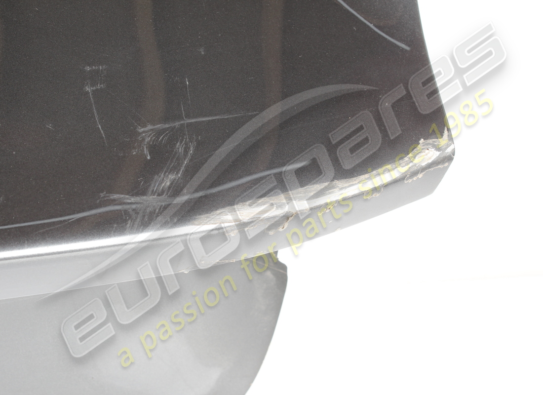 beschädigter ferrari heckklappe. teilenummer 985876497 (2)