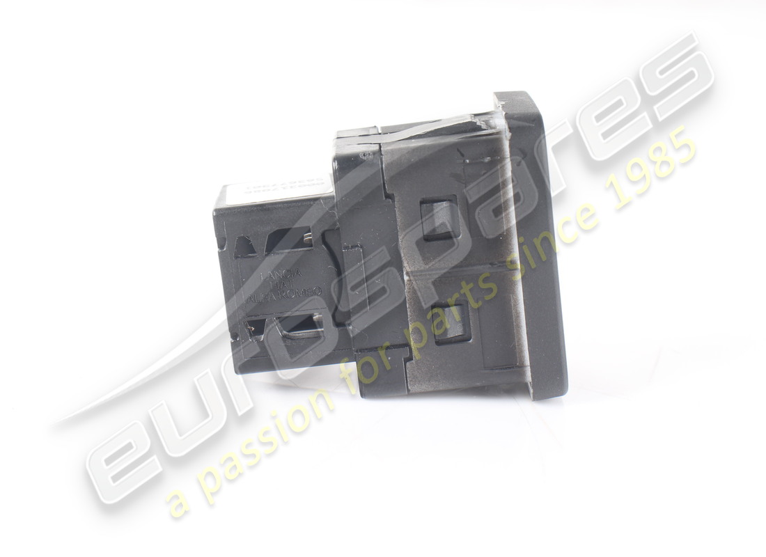 GEBRAUCHTE FERRARI USB-BUCHSE. TEILENUMMER 317086 (2) gebrauchte ferrari usb-buchse. teilenummer 317086 (2)