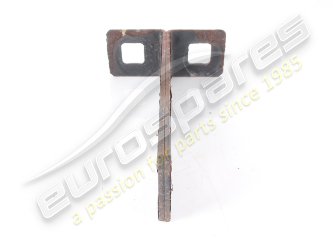 GEBRAUCHTE FERRARI VORDERE STOßSTANGE AUS EISEN. TEILENUMMER 61741500 (2) gebrauchte ferrari vordere stoßstange aus eisen. teilenummer 61741500 (2)