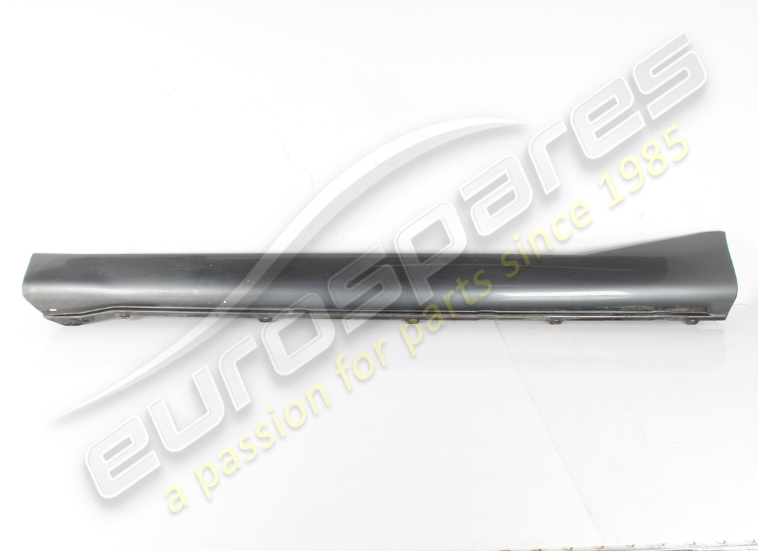 GEBRAUCHT Maserati LINKE LÄNGSTREBE ABDECKUNG NEUTRAL . TEILENUMMER 378330239 (1)