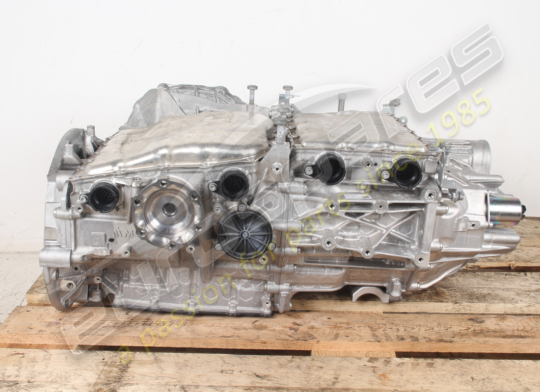 GEBRAUCHTES FERRARI GETRIEBE GTC. TEILENUMMER 893170 (2) gebrauchtes ferrari getriebe gtc. teilenummer 893170 (2)