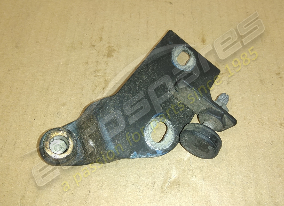 VERWENDETE Ferrari HALTERUNG. TEILENUMMER 63136700 (1)