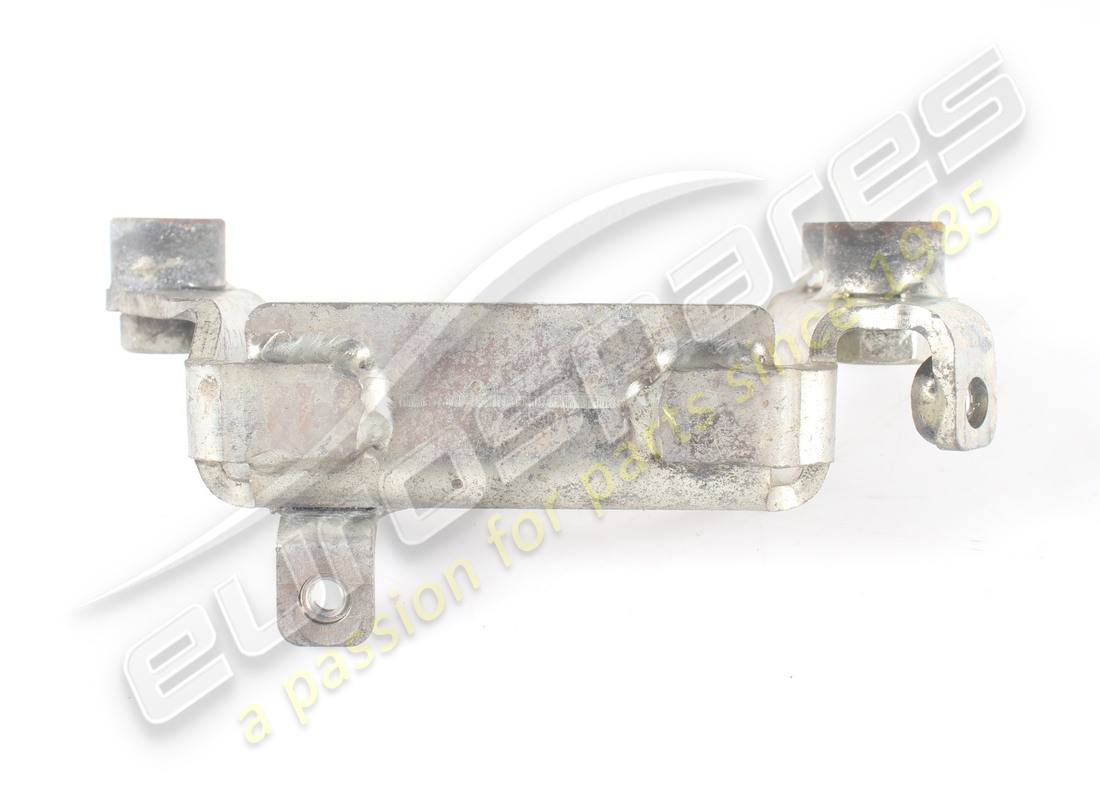 GEBRAUCHTE FERRARI RECHTE BUSH-FEDERBEGRENZUNGSHALTERUNG. TEILENUMMER 280020 (3) gebrauchte ferrari rechte bush-federbegrenzungshalterung. teilenummer 280020 (3)