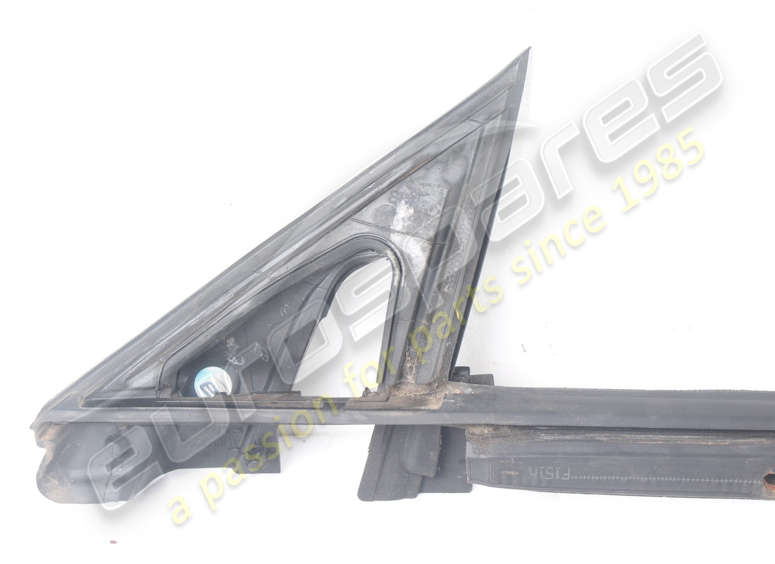 GEBRAUCHTE FERRARI FENSTERABSTREIFERDICHTUNG LINKS AUSSEN. TEILENUMMER 82208100 (5) gebrauchte ferrari fensterabstreiferdichtung links aussen. teilenummer 82208100 (5)