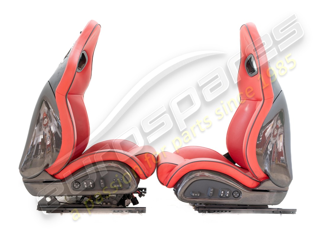 USED FERRARI CARBON SEATS (RHD). PART NUMBER EAP1552588 (4) used ferrari carbon seats (rhd). part number eap1552588 (4)
