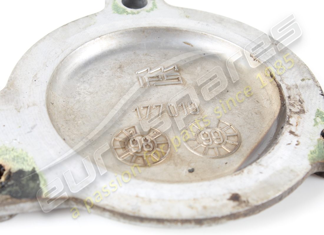 GEBRAUCHT FERRARI KLEINE HINTERE ABDECKUNG FÜR KOPF. TEILENUMMER 177019 (3) gebraucht ferrari kleine hintere abdeckung für kopf. teilenummer 177019 (3)