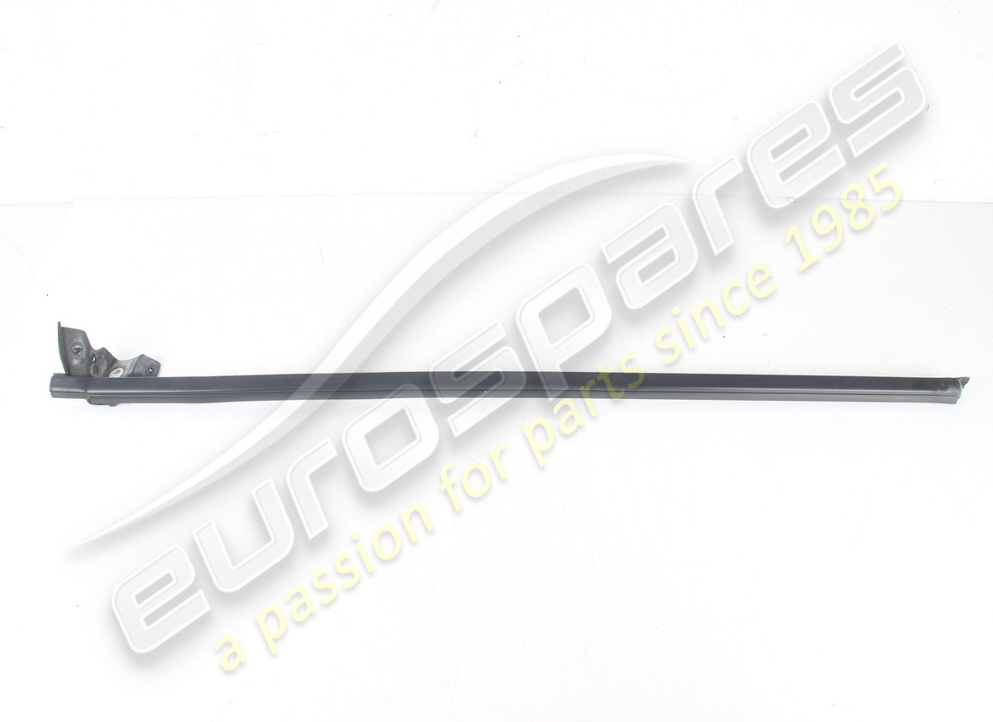 USED MASERATI LH OUTER GLASS SCRAPER GASKET . PART NUMBER 67820300 (1)