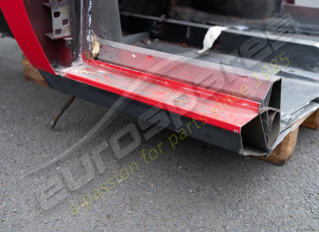 GEBRAUCHTE FERRARI FRONT-END-PANEL-BAUGRUPPE. TEILENUMMER 61751200 (9) gebrauchte ferrari front-end-panel-baugruppe. teilenummer 61751200 (9)