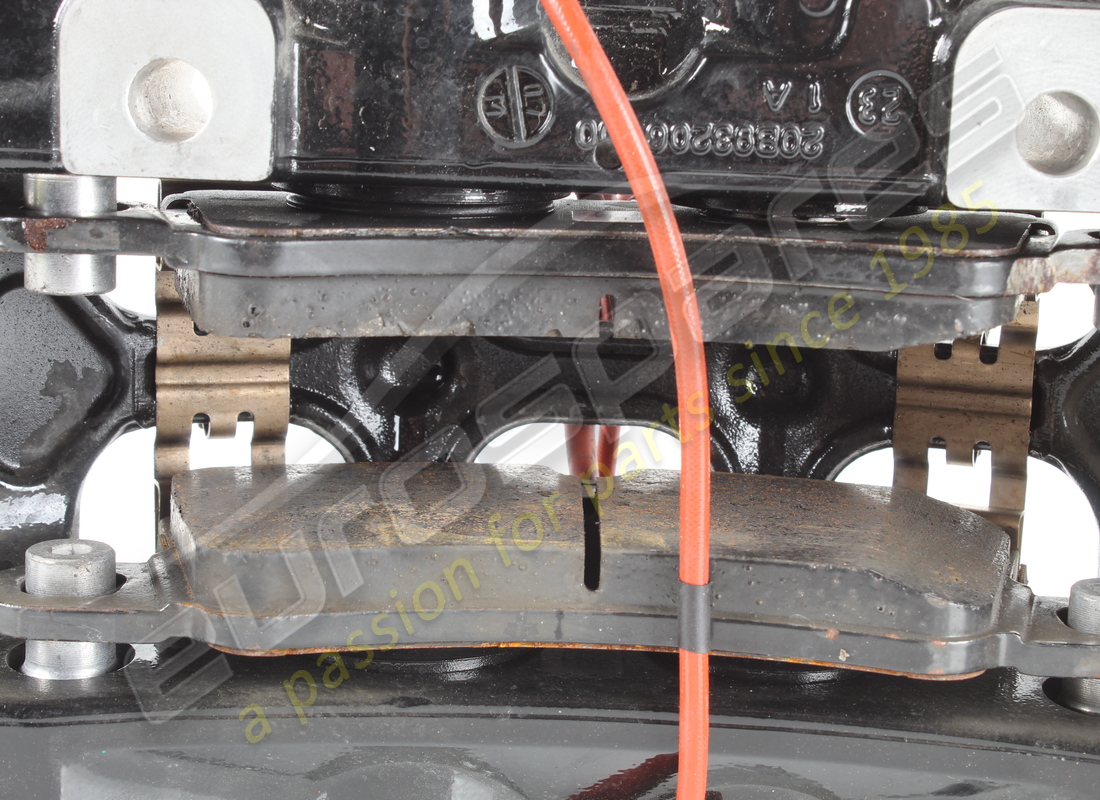 GEBRAUCHT FERRARI KOMPLETTER HINTERER BREMSSATTEL RECHTS. TEILENUMMER 776926 (6) gebraucht ferrari kompletter hinterer bremssattel rechts. teilenummer 776926 (6)