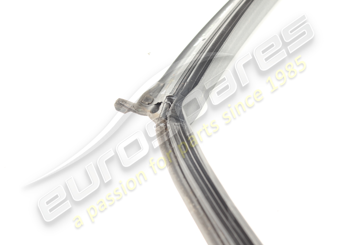 gebrauchte maserati hintere rechte türdichtung. teilenummer 670030424 (3)