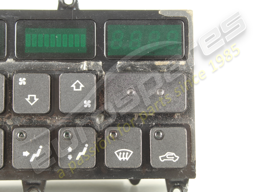 überholtes ferrari steuergerät für klimaanlage. teilenummer 151710 (6)