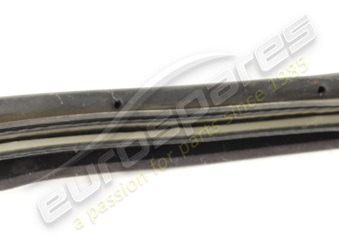 GEBRAUCHTE MASERATI GUMMIDICHTUNG FÜR LINKE TÜR. TEILENUMMER 384500159 (3) gebrauchte maserati gummidichtung für linke tür. teilenummer 384500159 (3)