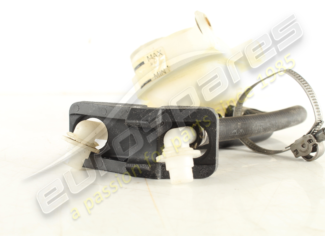 VERWENDETER FERRARI BREMSFLÜSSIGKEITSBEHÄLTER. TEILENUMMER 259047 (4) verwendeter ferrari bremsflüssigkeitsbehälter. teilenummer 259047 (4)