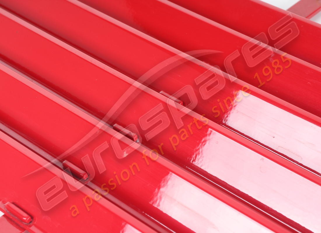 GEBRAUCHTER FERRARI MOTORHAUBENGRILL. TEILENUMMER 61752510 (2) gebrauchter ferrari motorhaubengrill. teilenummer 61752510 (2)