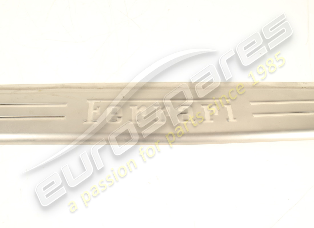 gebrauchte ferrari linke kickplatte. teilenummer 85082900 (2)