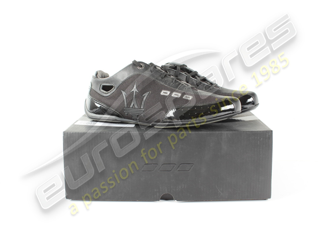 NEUER MASERATI MASERATI MC-TRAINER 42. TEILENUMMER 920002383 (2) neuer maserati maserati mc-trainer 42. teilenummer 920002383 (2)