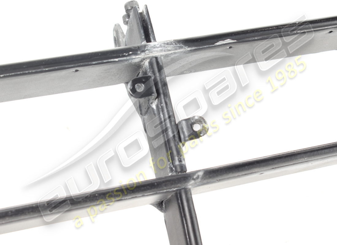 beschädigter ferrari stossfängergitter. teilenummer 84319300 (2)