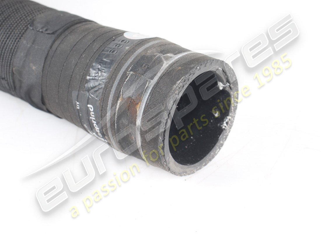 GEBRAUCHT FERRARI WASSERSCHLAUCH VOM MOTOR ZUM VA. TEILENUMMER 271689 (2) gebraucht ferrari wasserschlauch vom motor zum va. teilenummer 271689 (2)