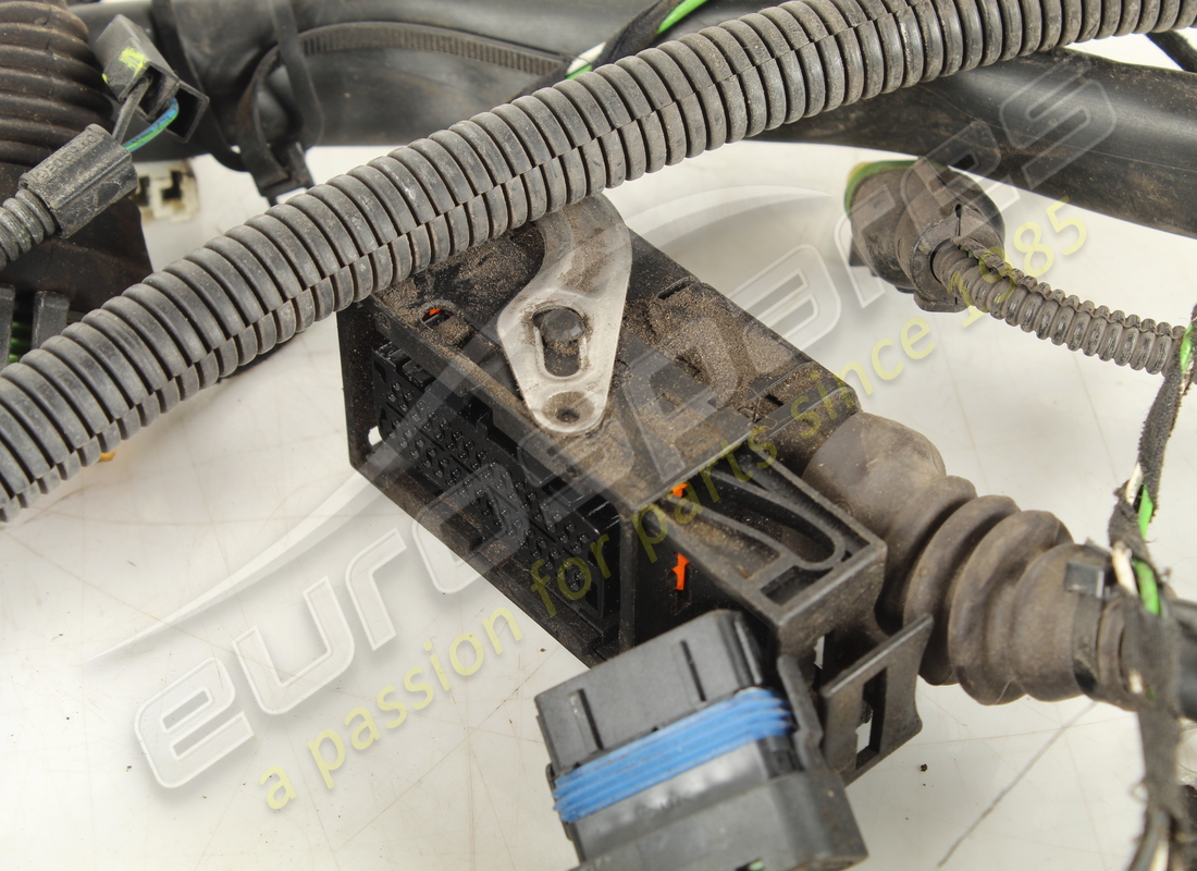 VERWENDETE FERRARI VERBINDUNGSKABEL FÜR LH EN. TEILENUMMER 200842 (2) verwendete ferrari verbindungskabel für lh en. teilenummer 200842 (2)