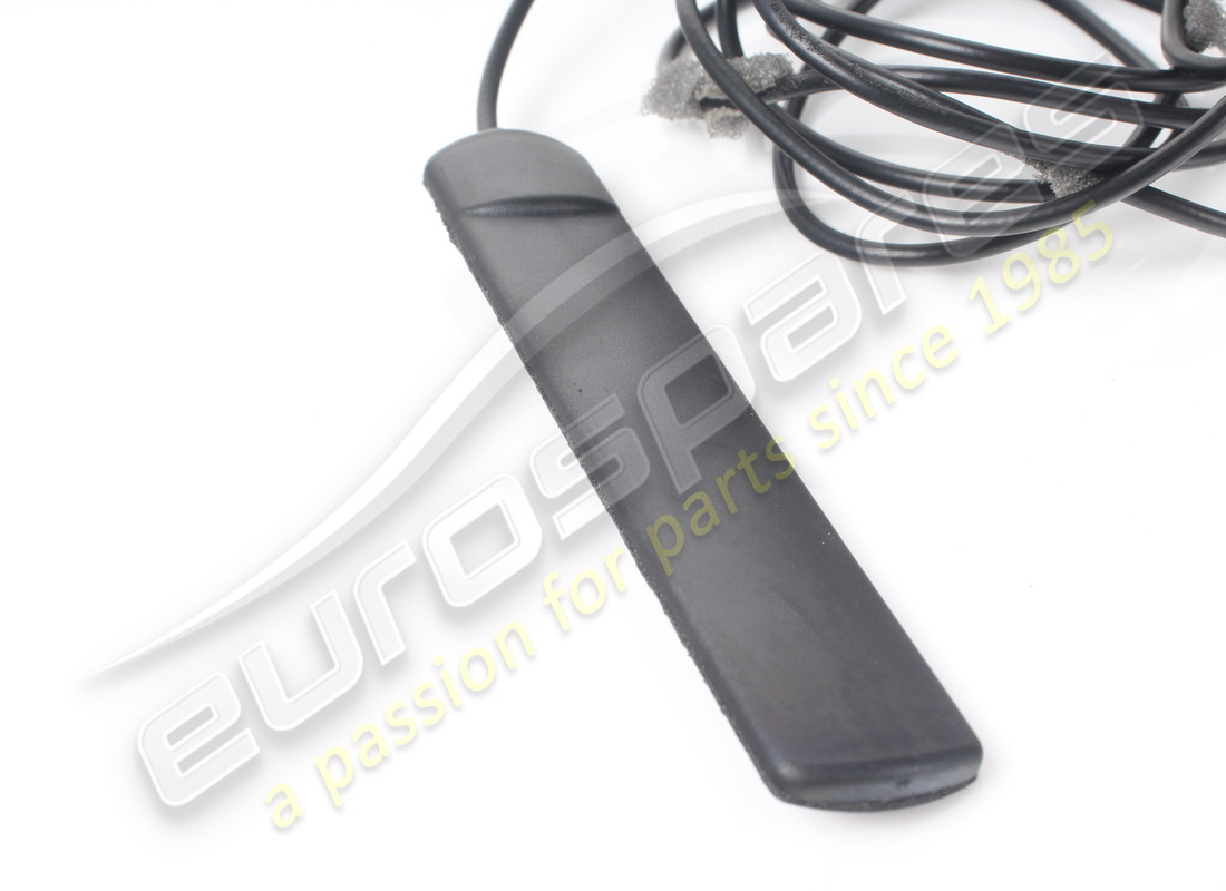 GEBRAUCHTE FERRARI GLONASS GSM-ANTENNE. TEILENUMMER 336507 (2) gebrauchte ferrari glonass gsm-antenne. teilenummer 336507 (2)