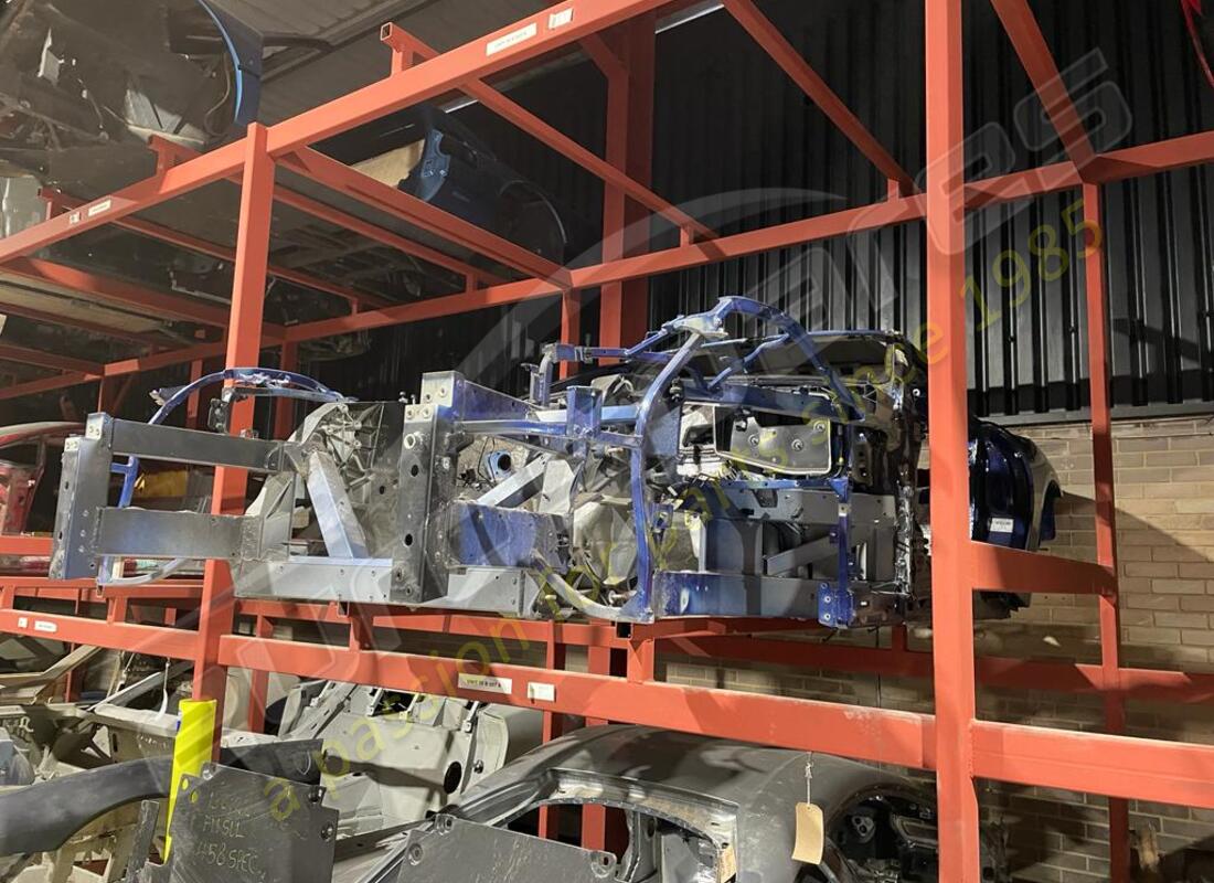 gebraucht eurospares ferrari f12 vorderes fahrgestell mit rhd-trennwand. teilenummer eap1390101 (2)