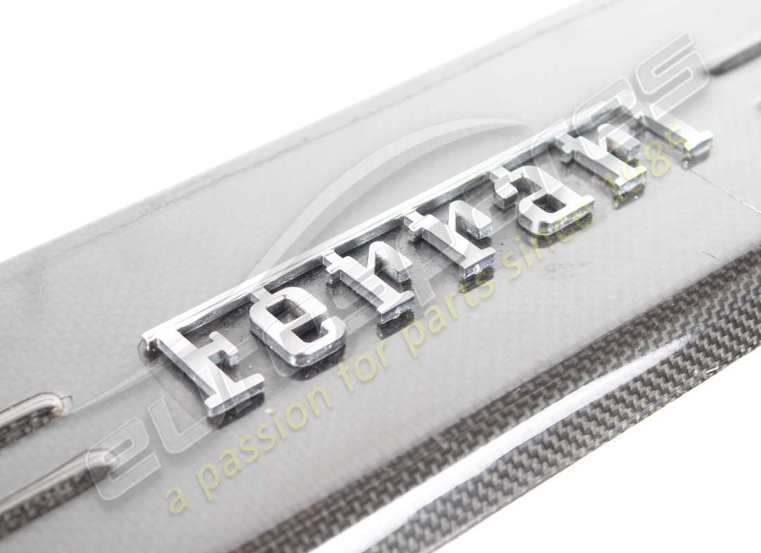 gebrauchte ferrari linke kickplatte. teilenummer 84004800 (2)
