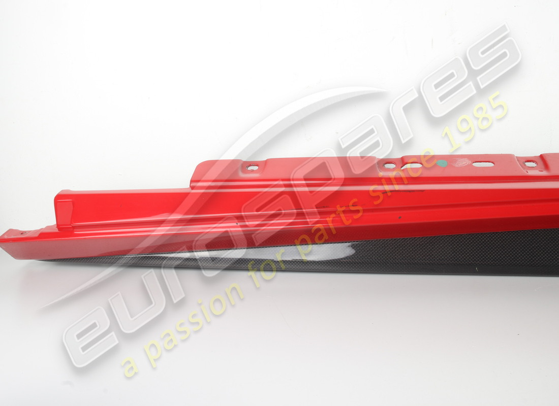 gebrauchte ferrari untertürverkleidung links. teilenummer 86936410 (2)
