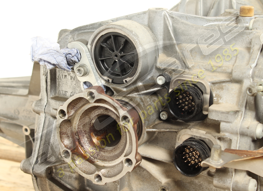 gebrauchtes ferrari komplettes dct-getriebe. teilenummer 270501 (2)