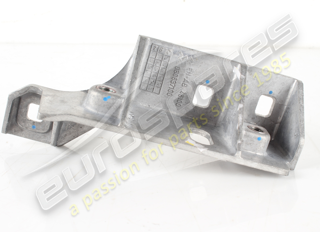 used ferrari rh lateral bracket. part number 80637100 (3)