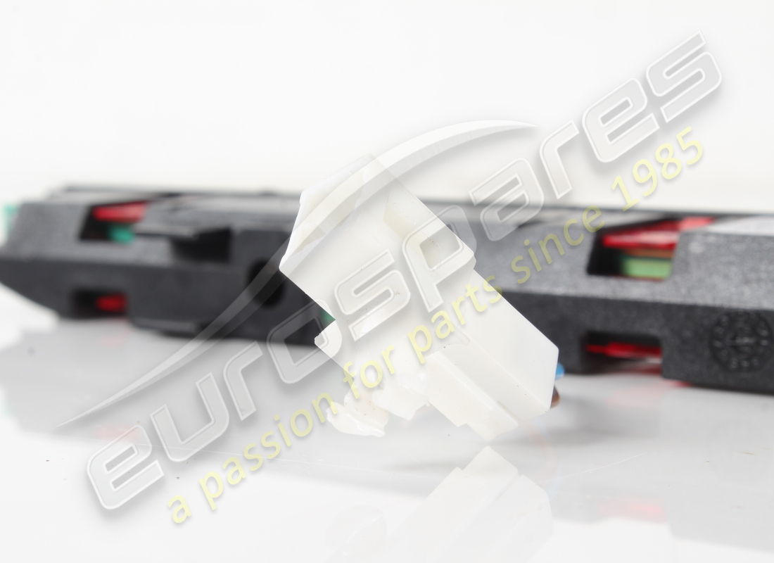 ferrari drittes stoppleucht verwendet. teilenummer 278048 (4)