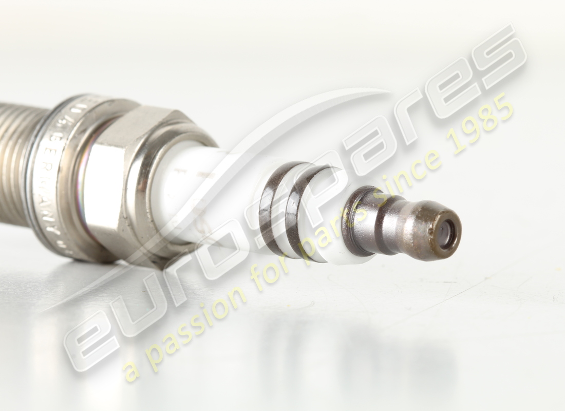 neue bosch zündkerze. teilenummer 99917023290 (2)